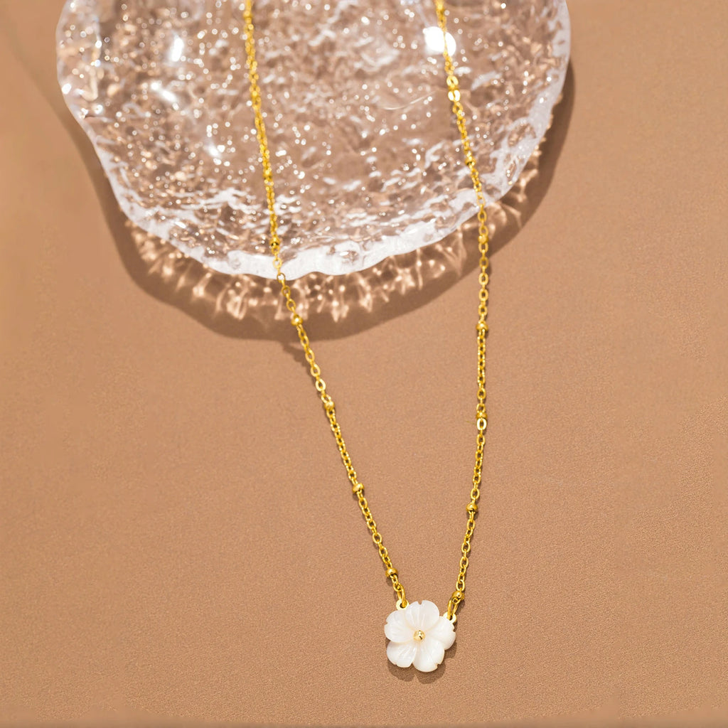 UHBINYCA Elegant Flower Shell Necklace for Women, Stainless Steel Chain Colorfast Jewelry